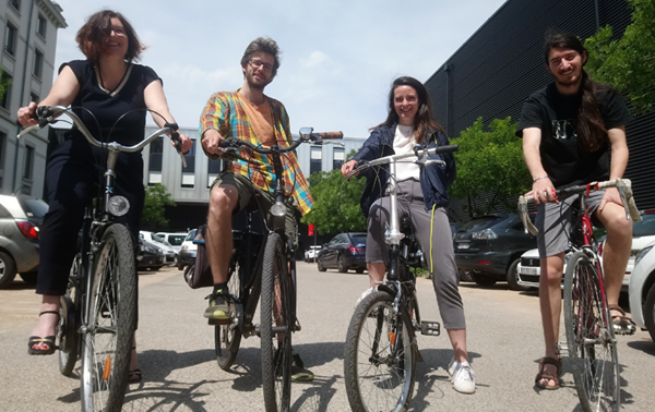 L'équipe de Dowino en vélo ... Dowino, une entreprise éco-responsable !