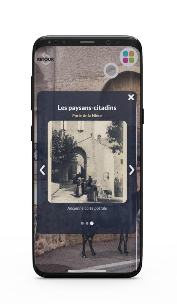 L'application vous permet de vous plonger dans l'histoire avec des images d'archives