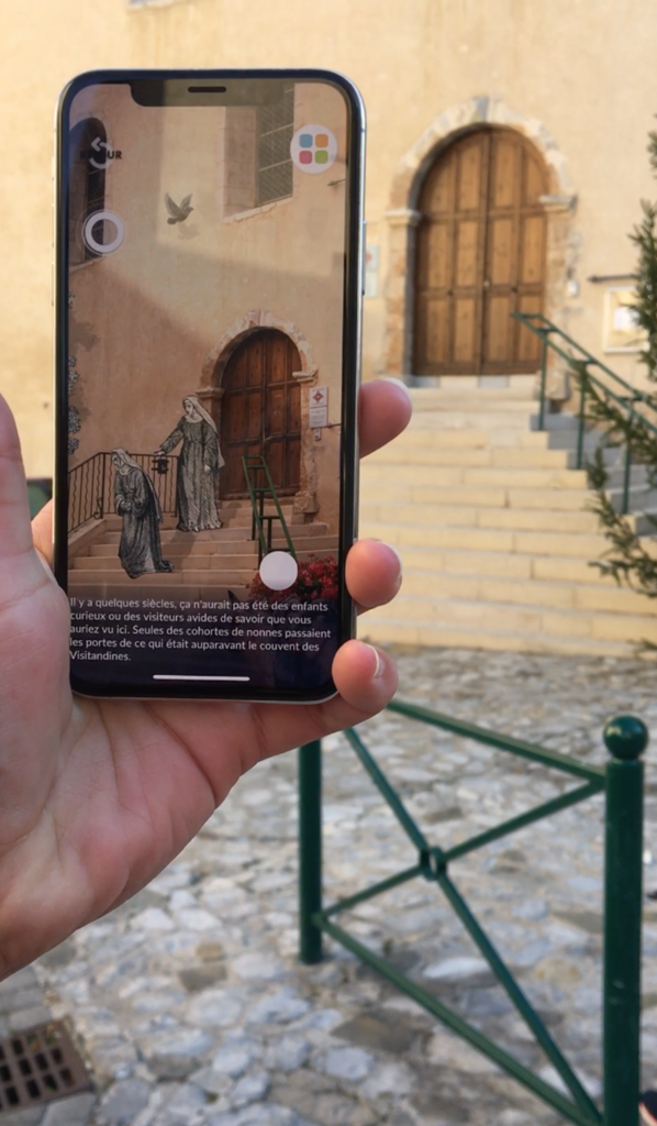 Grâce à la géolocalisation, l'application touristique vous met en situation